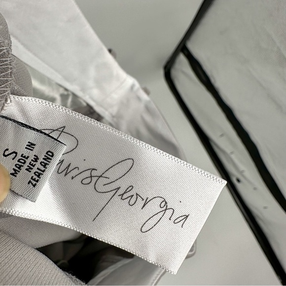 NWT Paris Georgia Gray Straight Leg Trousers Pants Womens Size Small - Picture 3 of 5